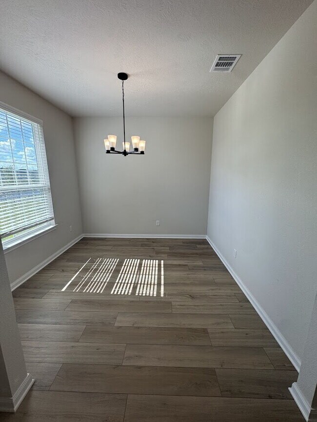 Building Photo - 1340 Kingsgate Dr
