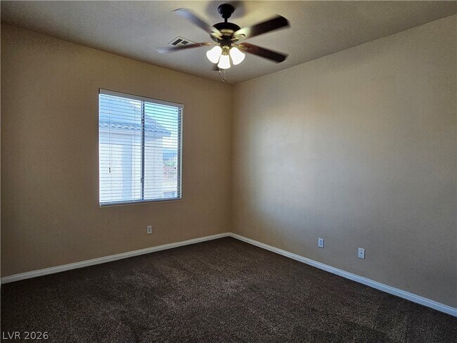 Building Photo - 5604 Pacesetter St