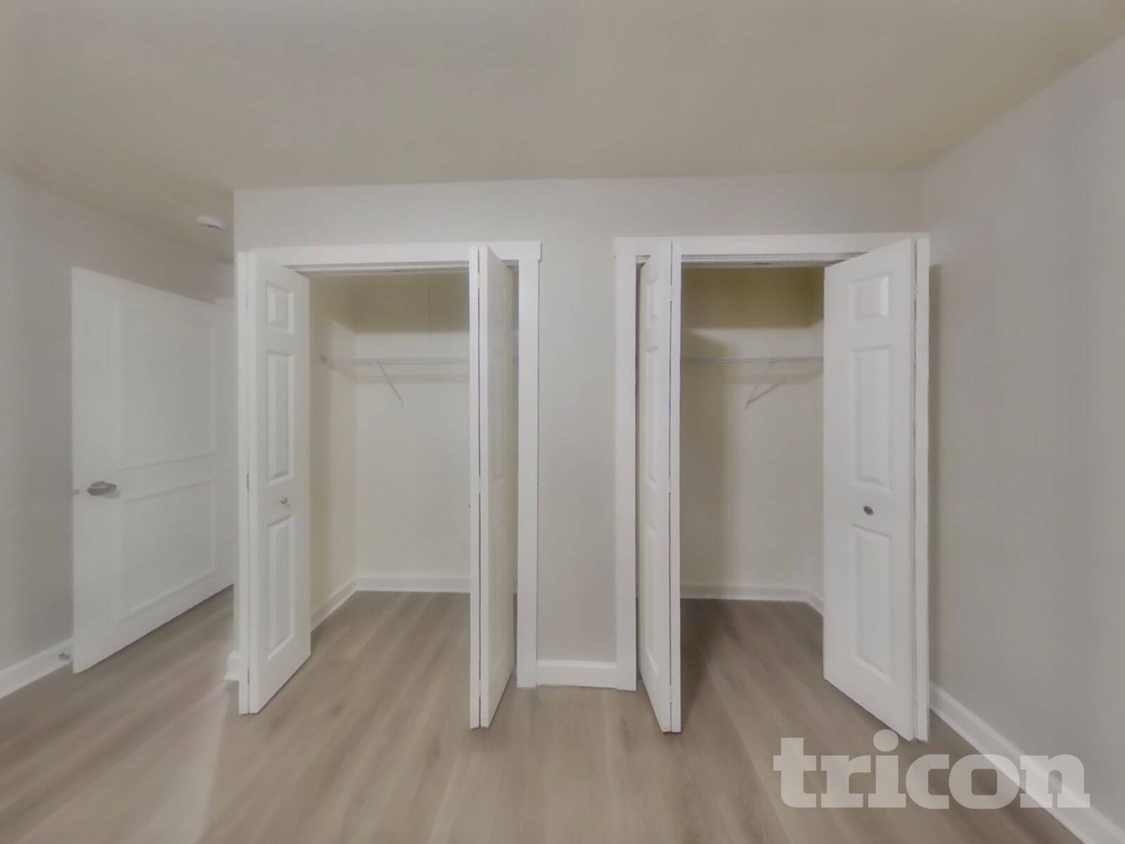 Building Photo - 11050 Parkside Ave