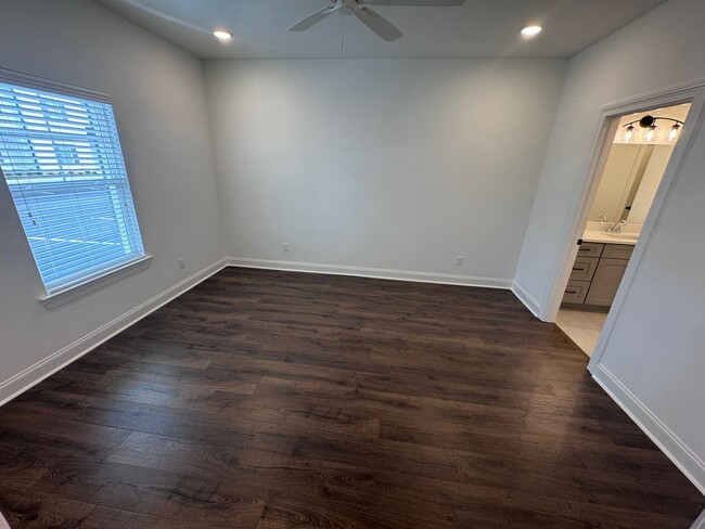 Building Photo - 3BD/3BA FOR RENT IN SOUTH GROVE