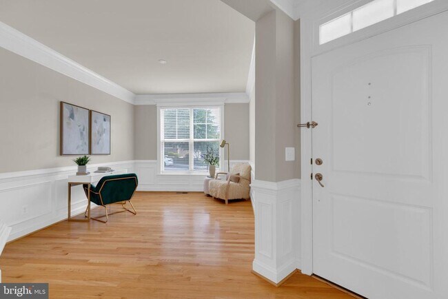 Building Photo - 42706 Chisholm Dr
