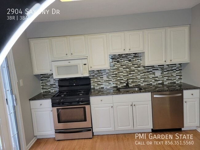 Building Photo - 2904 Saxony Dr