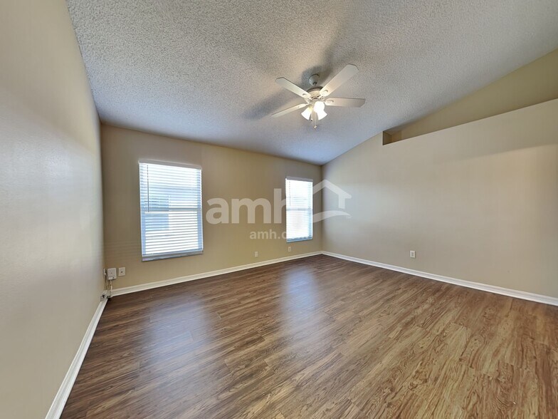 Building Photo - 12517 Midpointe Dr