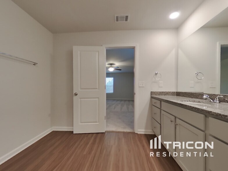 Building Photo - 416 Wallace Cir