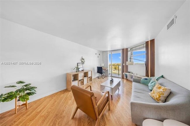 Building Photo - 5880 Collins Ave