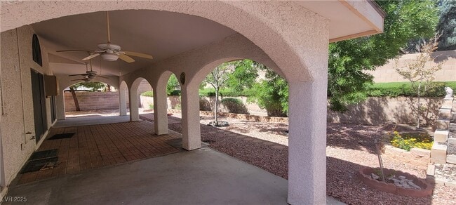 Building Photo - 2701 Beachside Ct