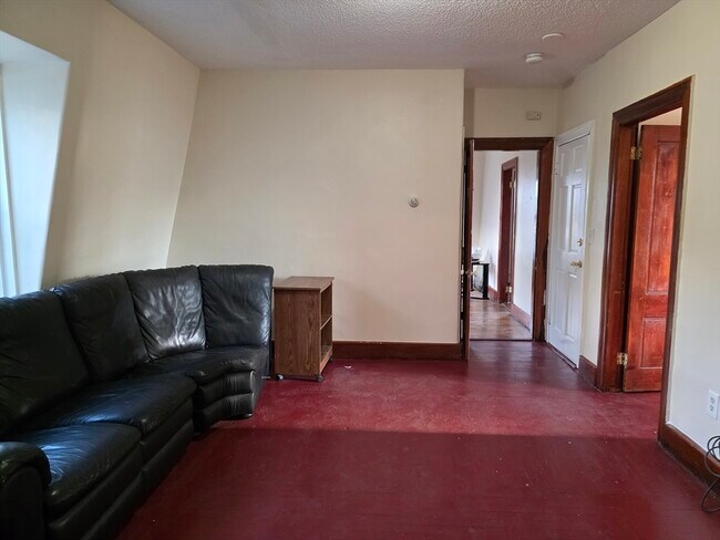 Building Photo - 4 Home St