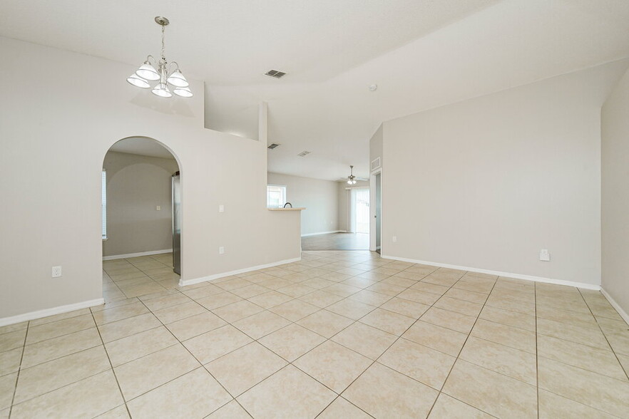 Building Photo - 5180 Gulf Sturgeon Ln