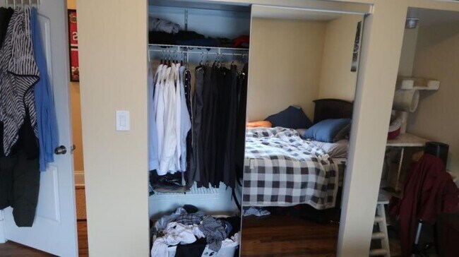 Building Photo - 2 bedroom in Chicago IL 60618