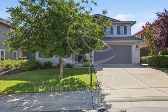 Building Photo - 611 Open Range Ln