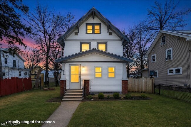 Building Photo - 960 Whittier Ave