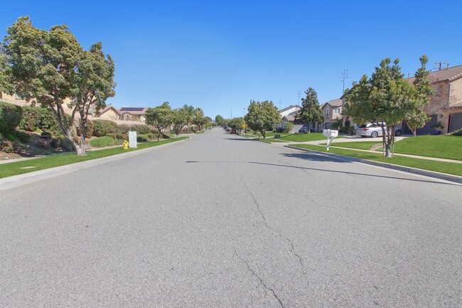Building Photo - 1212 Lavendar Way