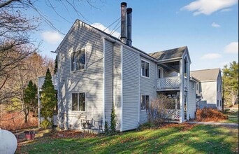 Building Photo - 25 Lawrence St