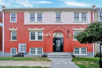 Building Photo - 1239 Simms Pl NE