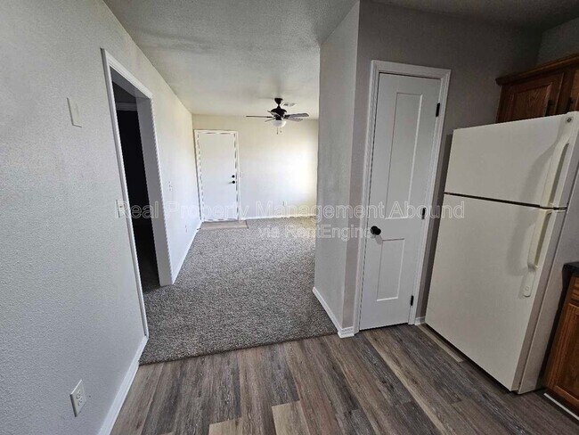 Building Photo - 101 E Broadway St