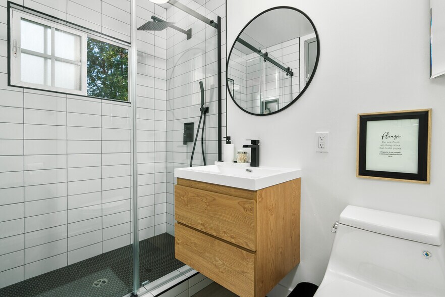 Building Photo - 3743 Latrobe St