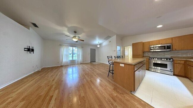 Building Photo - 3616 Spinner Ave