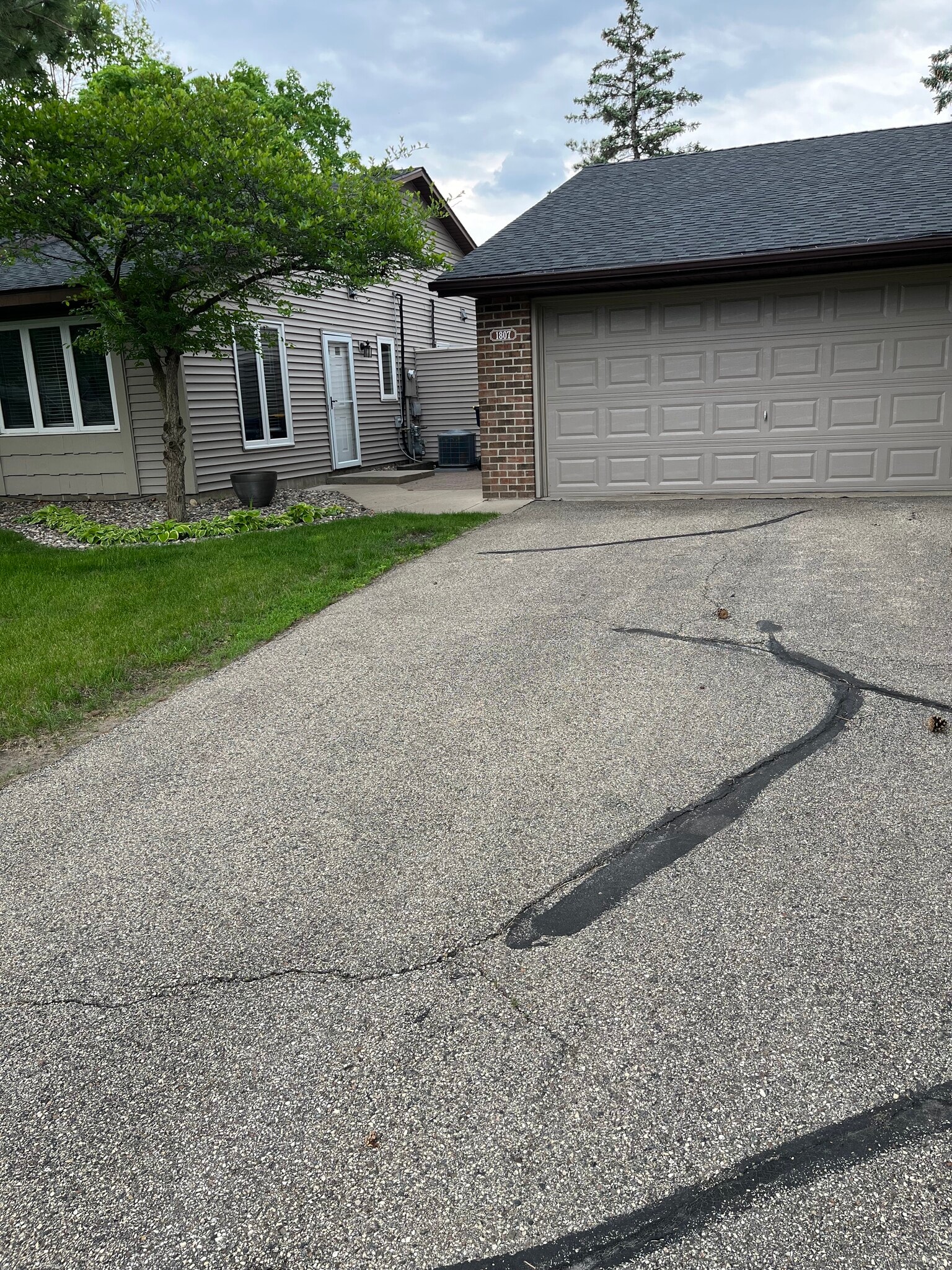 Building Photo - 1807 Karis Way