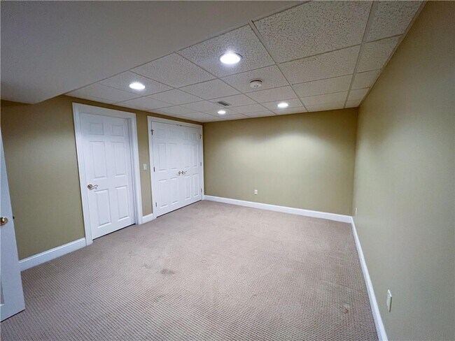 Building Photo - 39 Eagle Dr