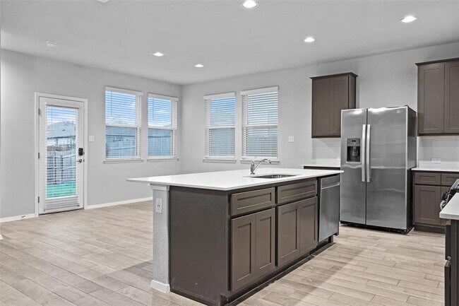 Building Photo - 1113 Burin Dr