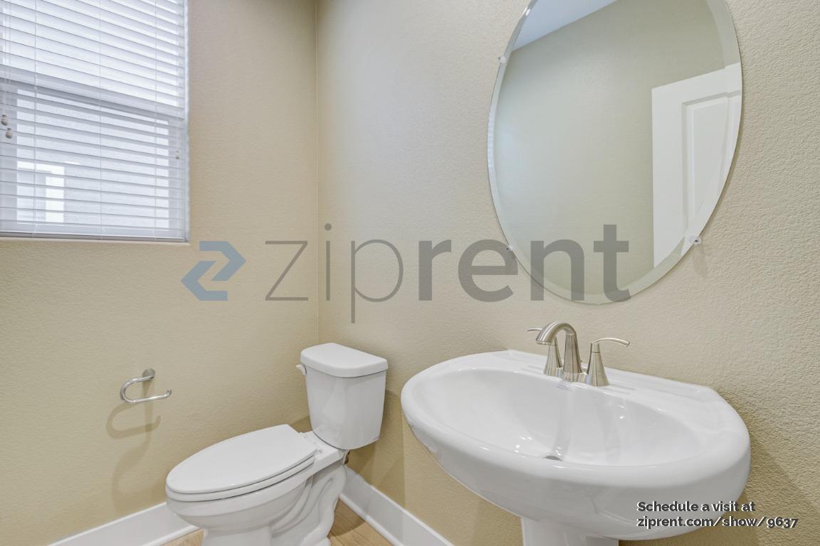 Building Photo - 778 Hydrangea Dr