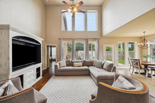 Building Photo - 28919 Crested Butte Dr
