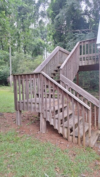 Stairway to apartment - 529 Meriwether Rd NW