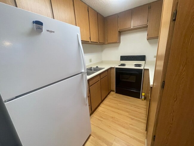 Building Photo - FOR RENT-1314 Kinau ST #204