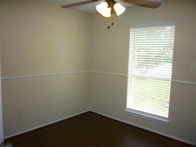 Building Photo - 7207 Grackle Dr