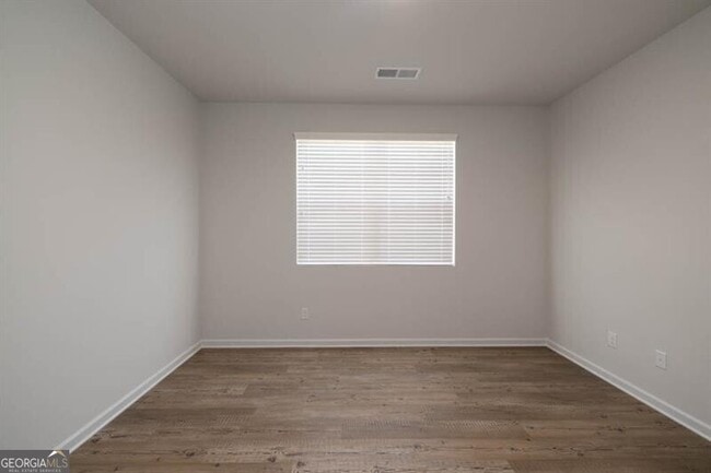 Building Photo - 165 Sweet Briar Wy