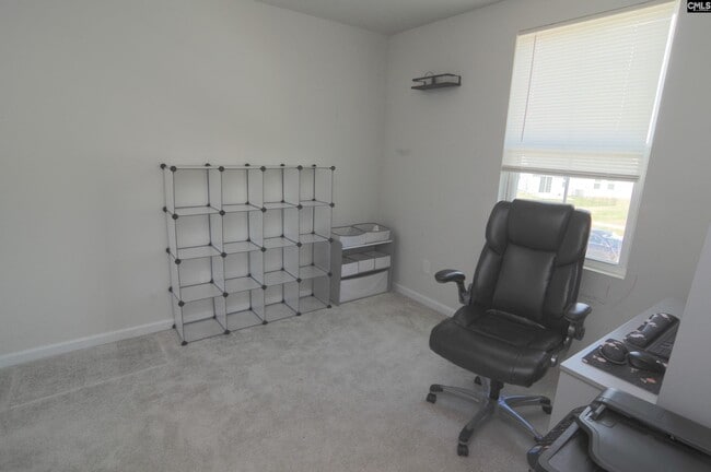 Building Photo - 385 Saskatoon Dr