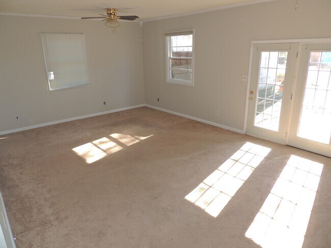 Building Photo - 4711 Beaufort Dr