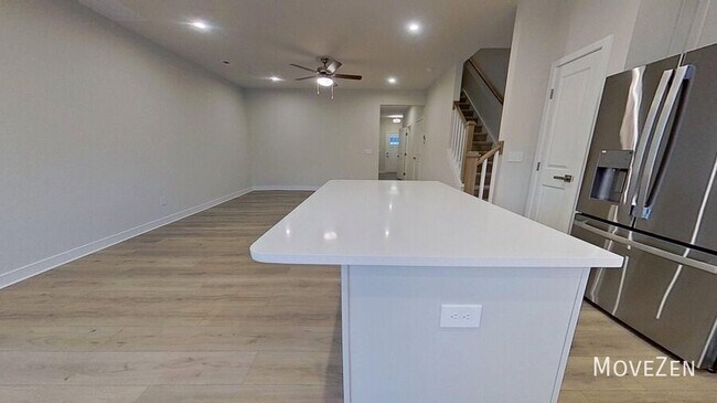 Building Photo - 208 Lograto Ln