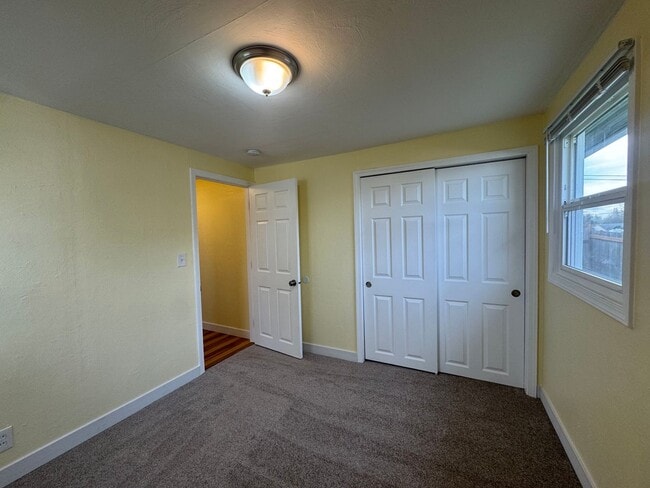 Building Photo - Charming Tacoma Home with Fireplace & Detached Shop