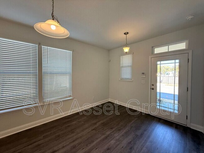 Building Photo - 2970 College St