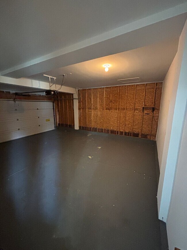 Building Photo - 4 Bedroom, 2.5 Bathroom House in Sycamore Creek Pickerington