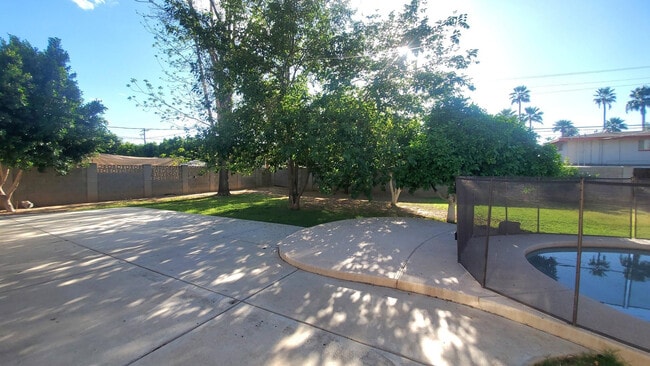 Building Photo - 4128 N 46th Pl