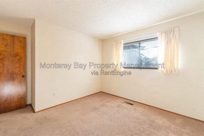 Building Photo - 27045 Meadows Rd