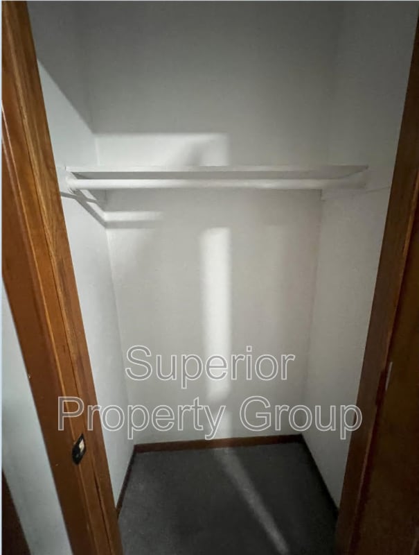 Building Photo - 2 S Wickham Ct