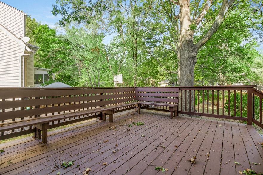 Building Photo - 9859 Connell Dr