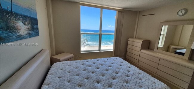 Building Photo - 1051 Hillsboro Mile, Hillsboro Beach, FL 33062 - 2 BR 2 BA condo