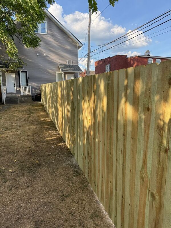 Building Photo - 945 E Whittier St