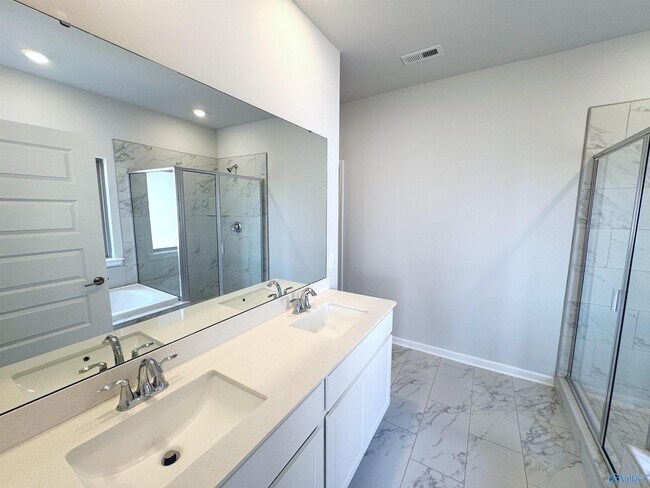 Building Photo - 161 Little Britain St