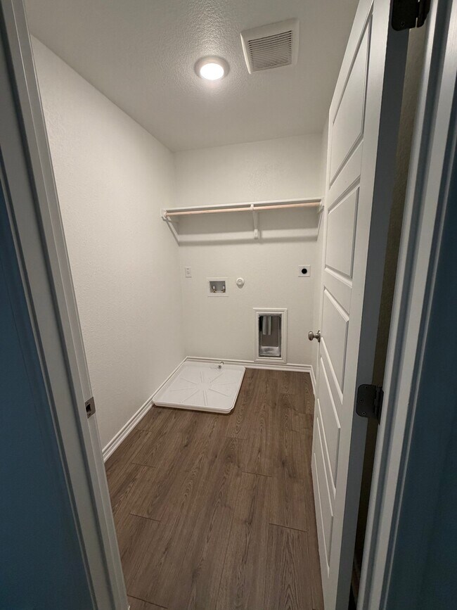 Building Photo - 3900 Sugar Hackberry Trl