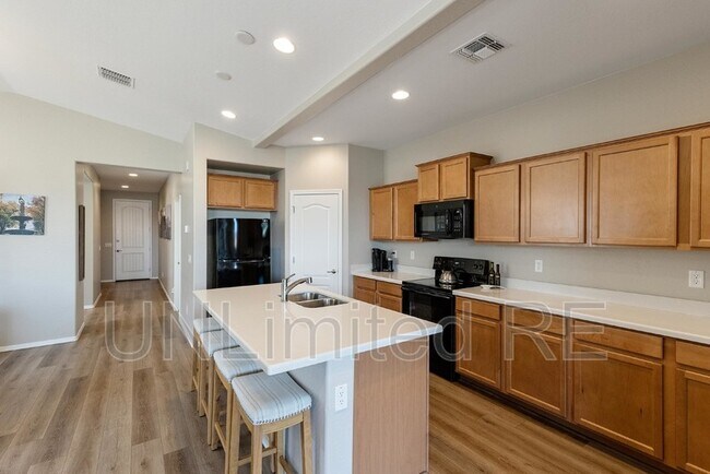 Building Photo - 1380 Warbler Wy