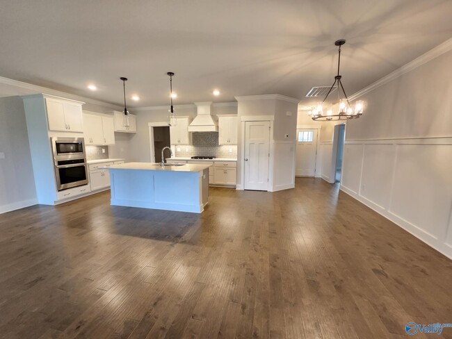 Building Photo - 137 Rugby Dr