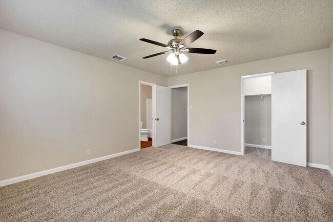 Building Photo - Fully Renovated Single-Story Brick Home in...