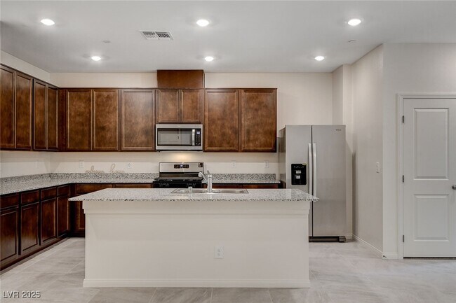 Building Photo - 2620 Ercolano St