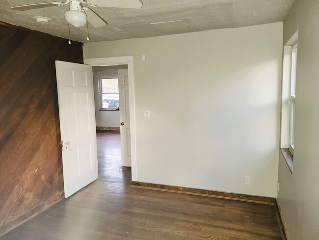 Building Photo - Brick 3 bed/1.5 bath house for rent in Wes...