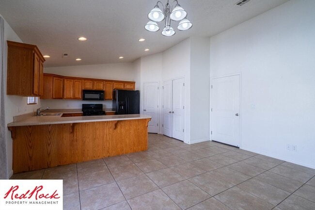 Building Photo - Inviting 3-Bedroom Home with Garage and Private Backyard